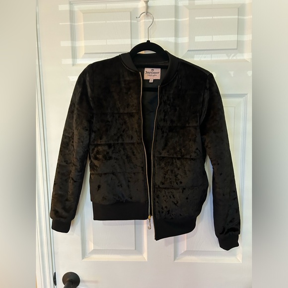 Juicy Couture Jackets & Blazers - EUC Juicy Couture Black Bomber Jacket Velour XS